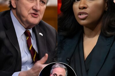 CROCKETT READS JOHN ǨENNEDY “RESUME” LIVE — CNN SILENT FOR 11 SECONDS Jake Tapper asked