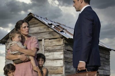 The billionaire returns to sell his childhood home, abandoned years ago… only to discover that his “dead” wife is alive inside, raising the son he never knew he had…